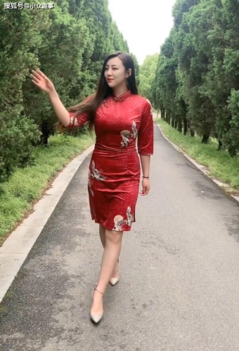 美丽的熟妇中文字幕美丽熟妇的魅力，跨越语言的共鸣之美