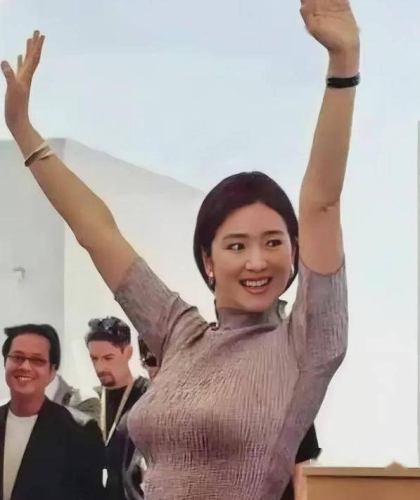 亚洲国产精品综合，每日更新，带你领略多元文化亚 洲 精 品