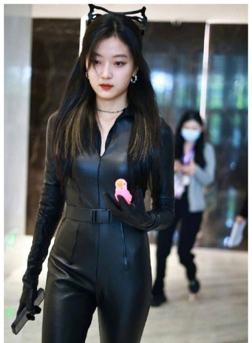 97无码精品人妻一区、二区、三区，美女主播与网络热议的魅力世界4399在线观看免费高清电视剧