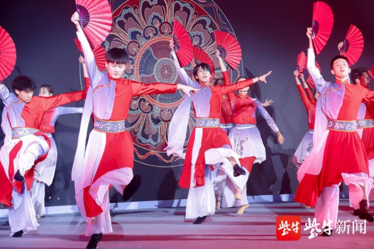 2021亚洲色中文幕在线，探索多元文化下的视觉盛宴